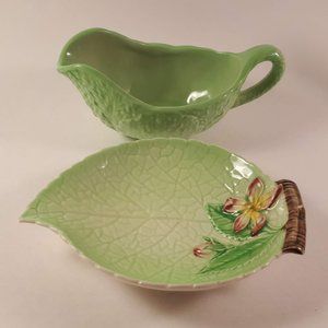 RARE Carlton ware green leaf dish and green gravy boat for your collection
